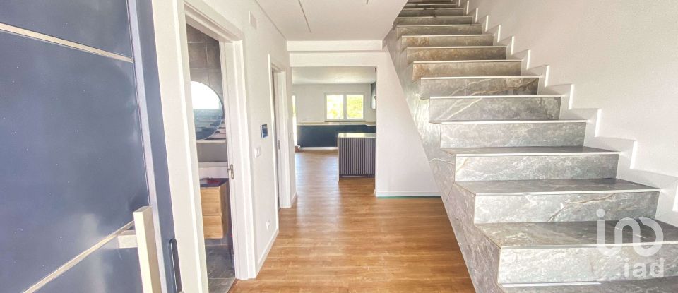 Moradia T3 em Encarnação de 132 m²