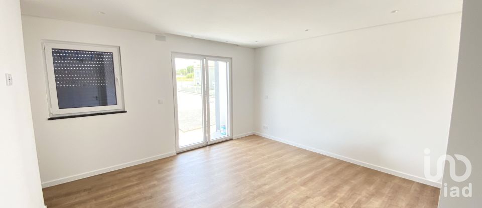 Moradia T3 em Encarnação de 132 m²