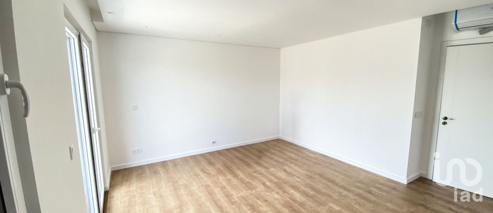 Moradia T3 em Encarnação de 132 m²