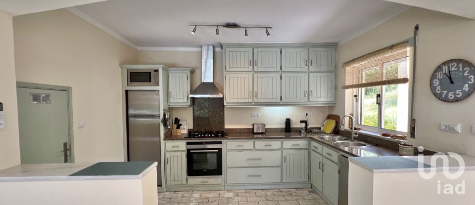 Moradia T4 em Ferreira de Aves de 360 m²