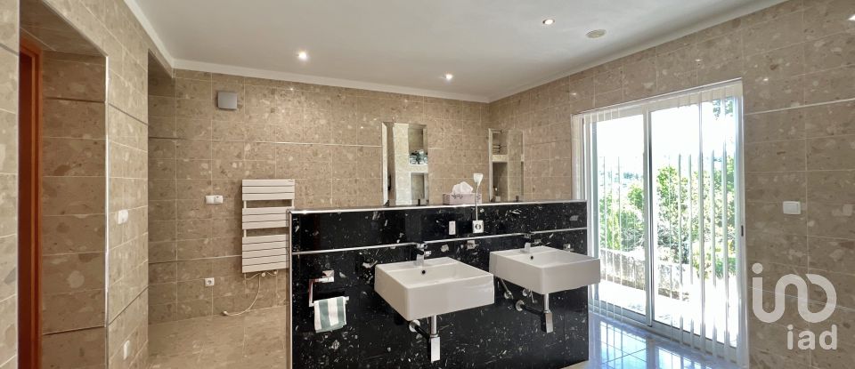 Moradia T4 em Ferreira de Aves de 360 m²