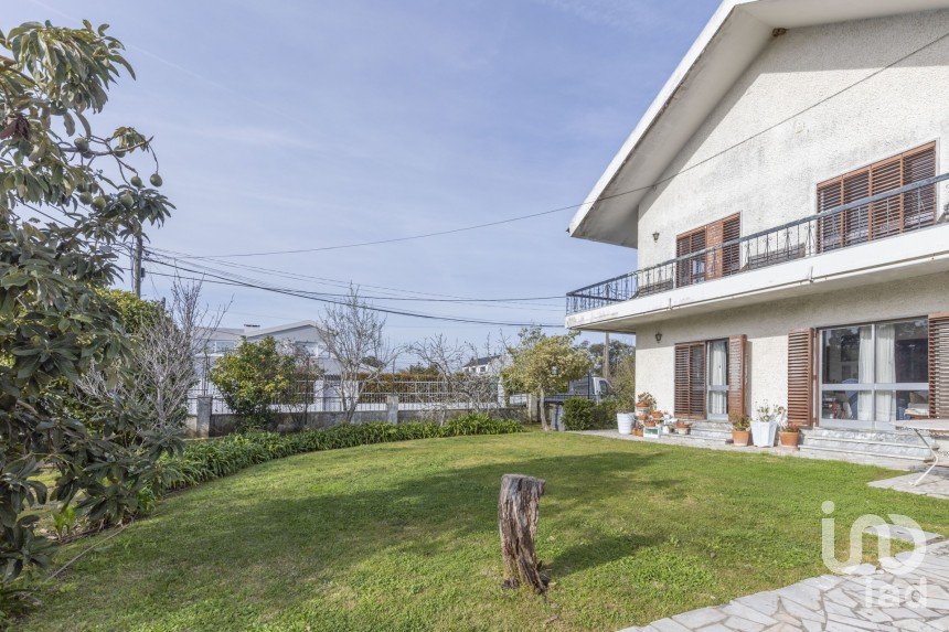 Moradia T6 em Sesimbra (Castelo) de 312 m²