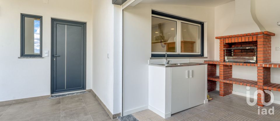 House T5 in Monte Real e Carvide of 396 m²