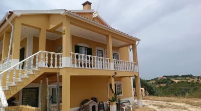 Maison T6 à Almoster de 223 m²