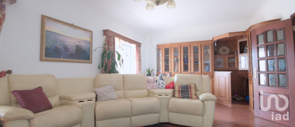 Moradia T6 em Almoster de 223 m²