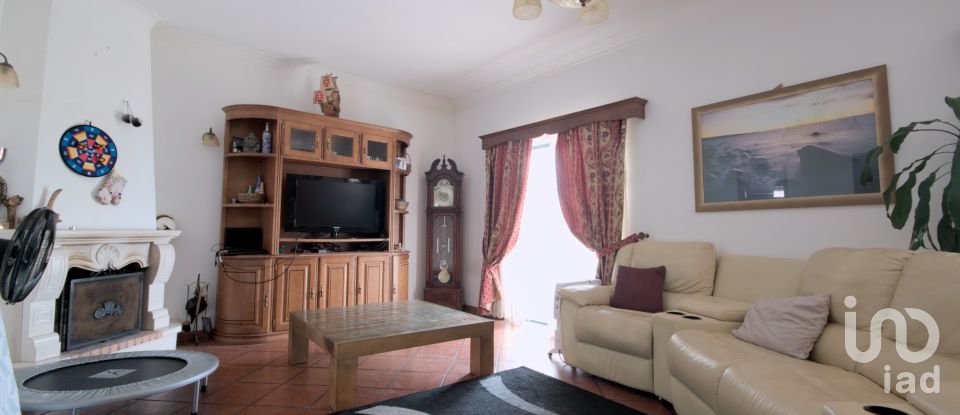 Moradia T6 em Almoster de 223 m²