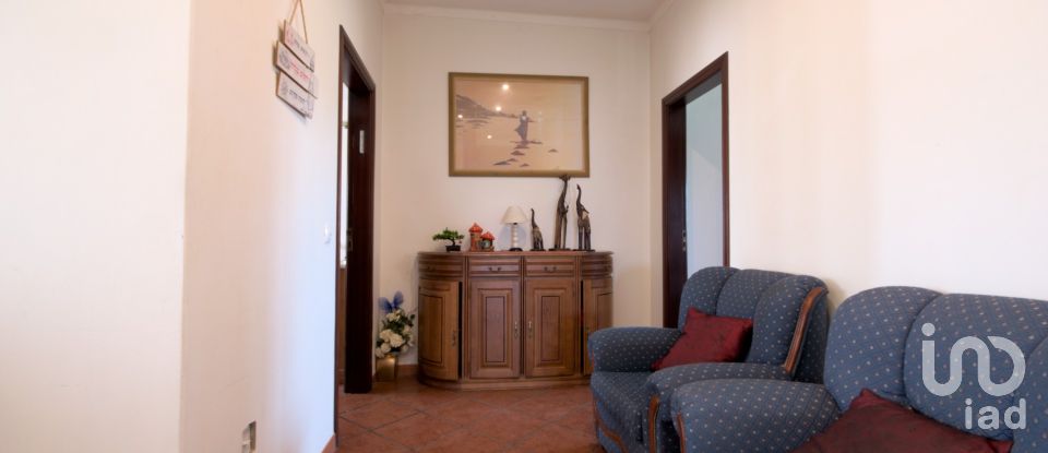 Moradia T6 em Almoster de 223 m²