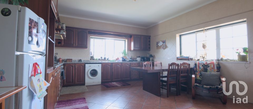 Moradia T6 em Almoster de 223 m²