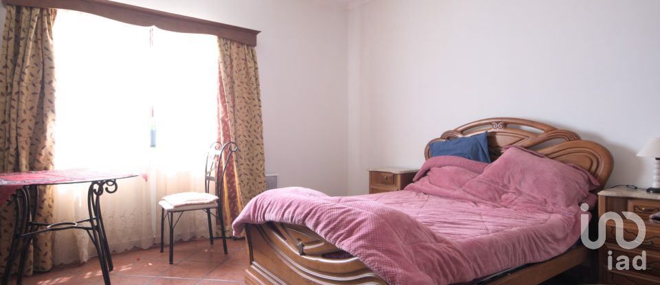 Moradia T6 em Almoster de 223 m²