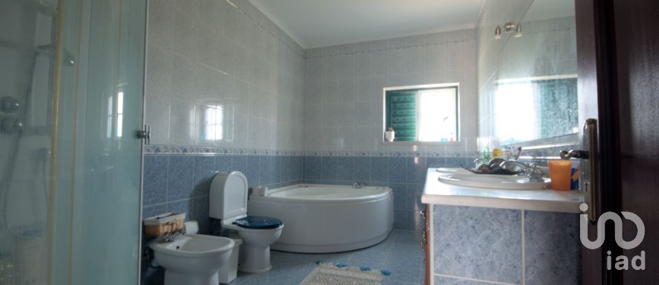 Moradia T6 em Almoster de 223 m²