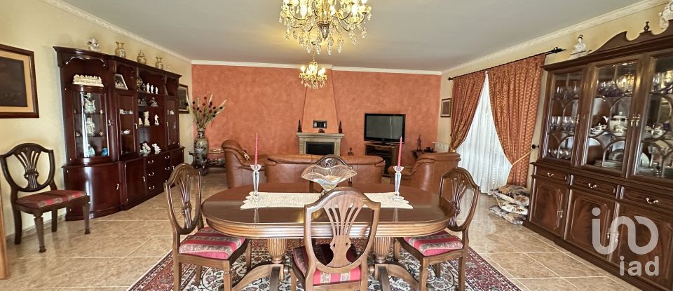 House T4 in São Pedro de Rio Seco of 224 m²