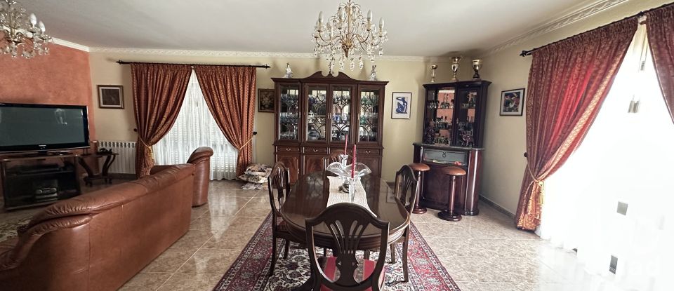 House T4 in São Pedro de Rio Seco of 224 m²