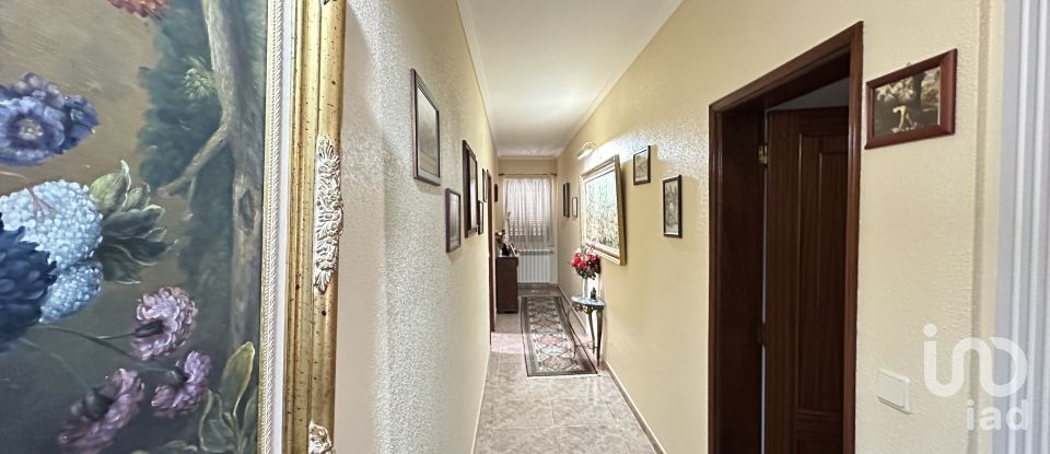 House T4 in São Pedro de Rio Seco of 224 m²