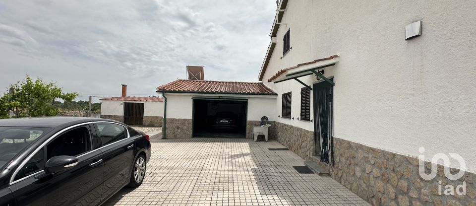 House T4 in São Pedro de Rio Seco of 224 m²