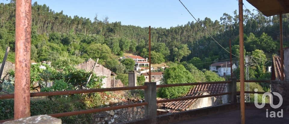 Maison de village T3 à Cumeeira de 122 m²