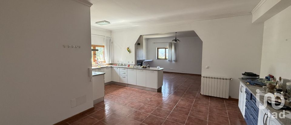 Country home T4 in Folhadela of 459 m²