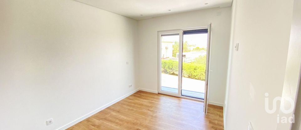 Moradia T3 em Encarnação de 132 m²