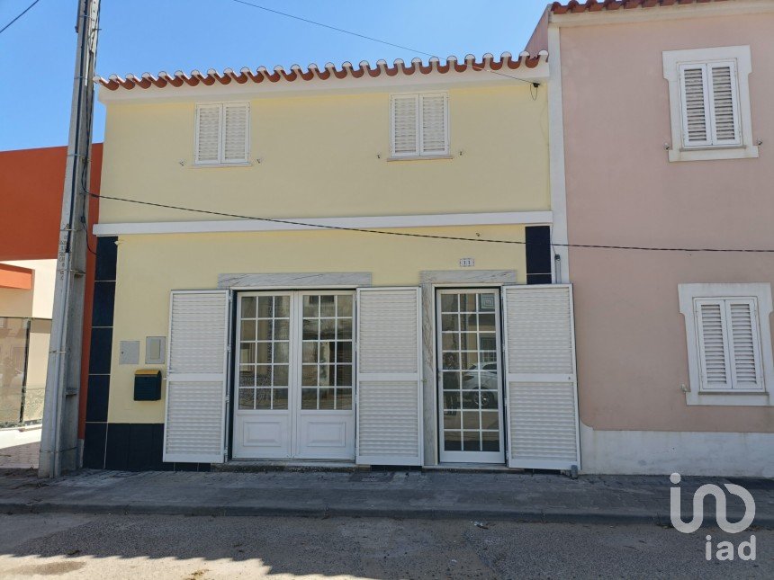 Lodge T3 in Atouguia da Baleia of 104 m²