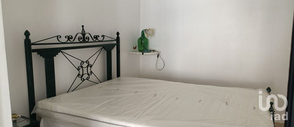 Lodge T3 in Atouguia da Baleia of 104 m²