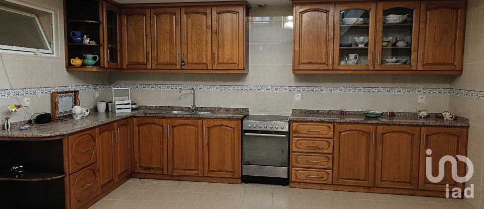 Lodge T3 in Atouguia da Baleia of 104 m²