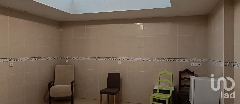 Lodge T3 in Atouguia da Baleia of 104 m²