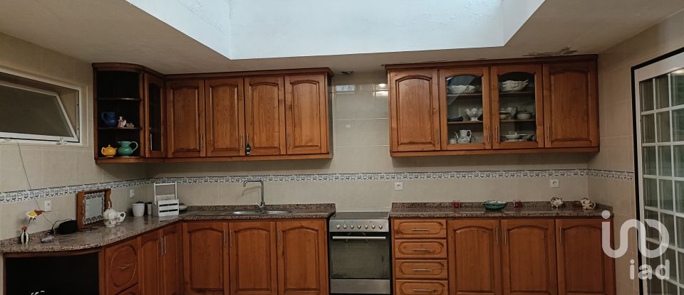 Lodge T3 in Atouguia da Baleia of 104 m²