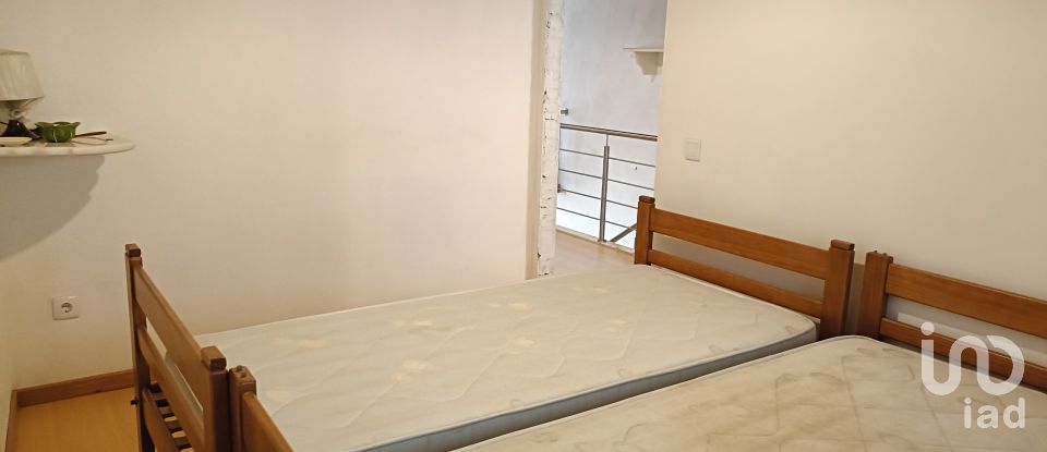 Lodge T3 in Atouguia da Baleia of 104 m²