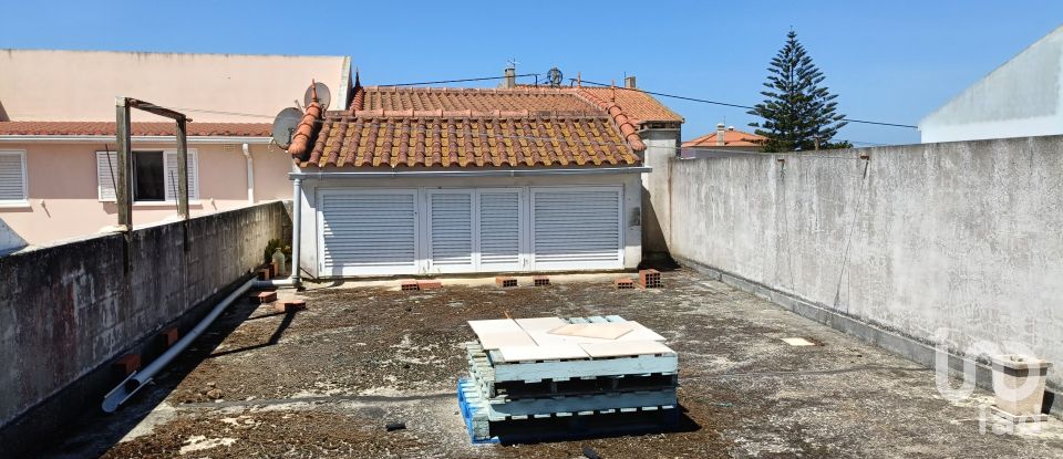 Lodge T3 in Atouguia da Baleia of 104 m²