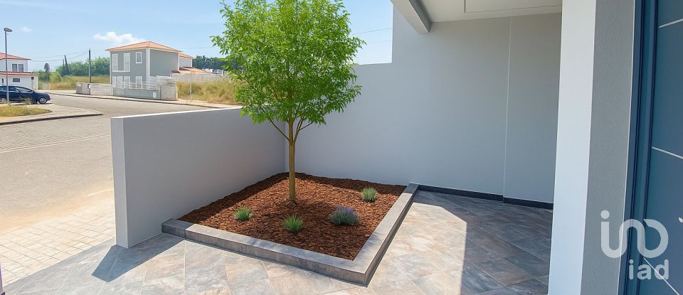 Moradia T3 em Encarnação de 132 m²