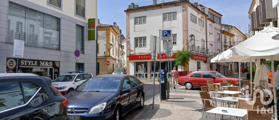 Traditional house T6 in Sé e São Lourenço of 174 m²