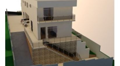 Terrain à Escapães de 684 m²