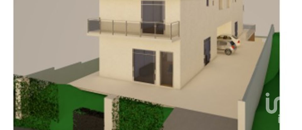 Terreno em Escapães de 684 m²