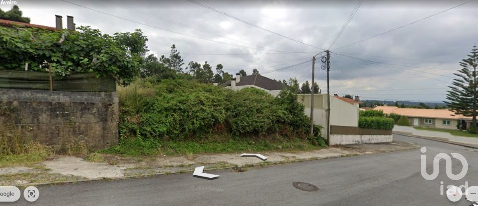 Terreno em Escapães de 684 m²