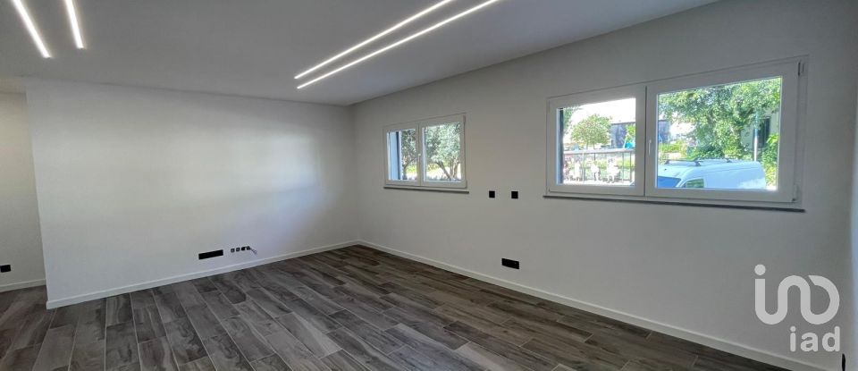 Apartment T3 in Santa Iria de Azoia, São João da Talha e Bobadela of 98 m²