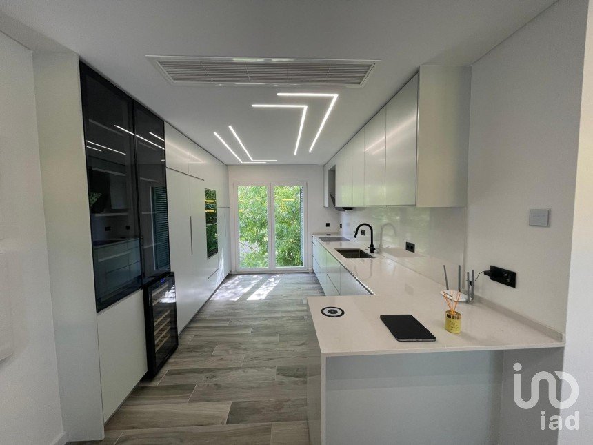 Apartment T3 in Santa Iria de Azoia, São João da Talha e Bobadela of 98 m²