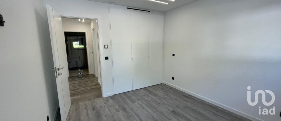 Apartment T3 in Santa Iria de Azoia, São João da Talha e Bobadela of 98 m²