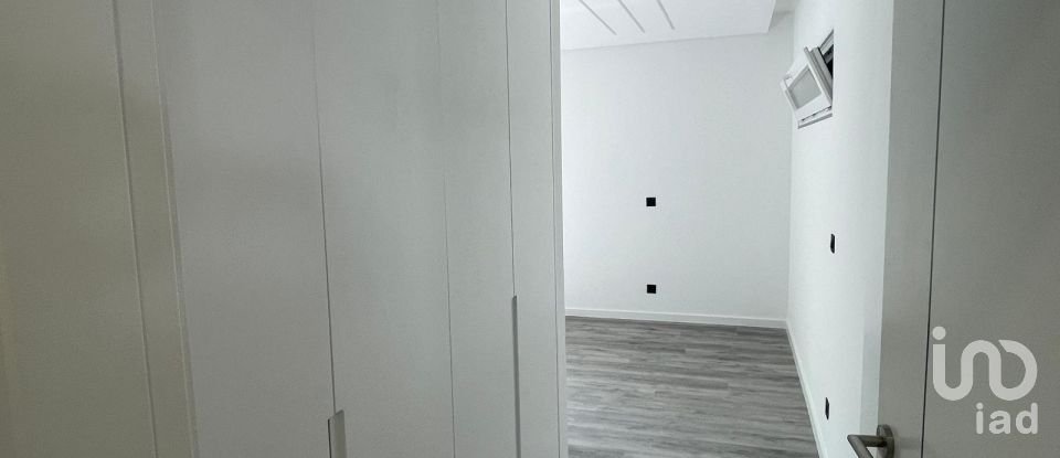 Apartment T3 in Santa Iria de Azoia, São João da Talha e Bobadela of 98 m²