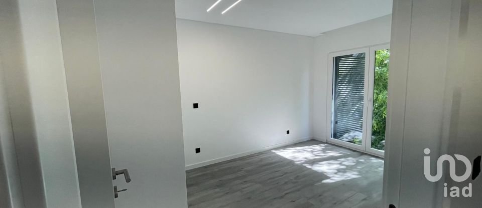 Apartment T3 in Santa Iria de Azoia, São João da Talha e Bobadela of 98 m²