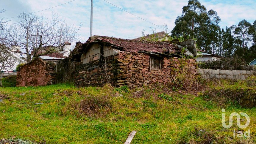 Terreno urbano em Lagares e Figueira de 471 m²