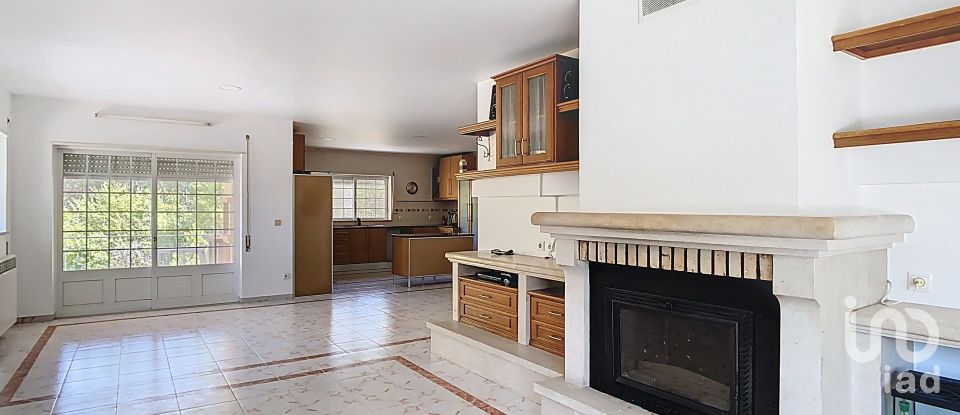 House T5 in Meirinhas of 640 m²