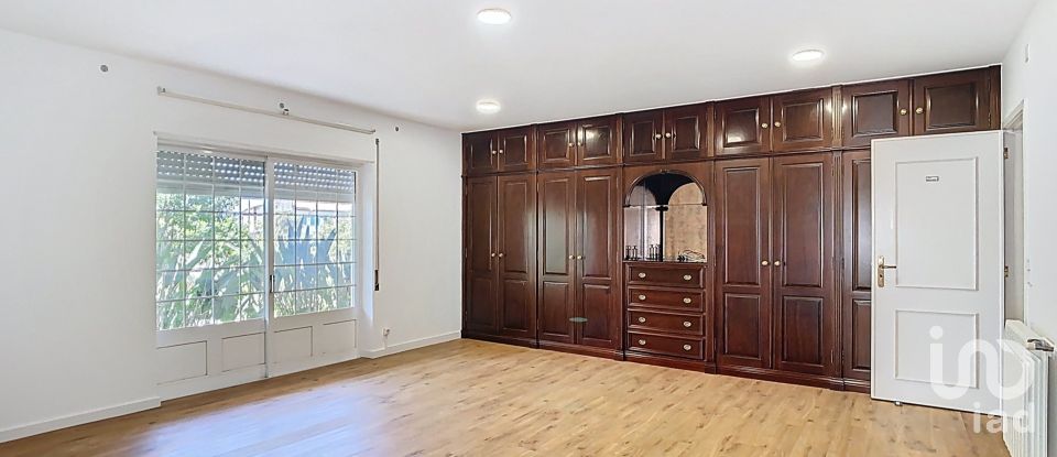 House T5 in Meirinhas of 640 m²