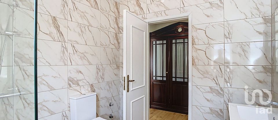 House T5 in Meirinhas of 640 m²