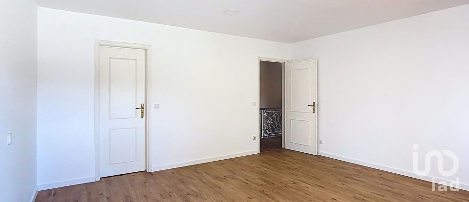 House T5 in Meirinhas of 640 m²