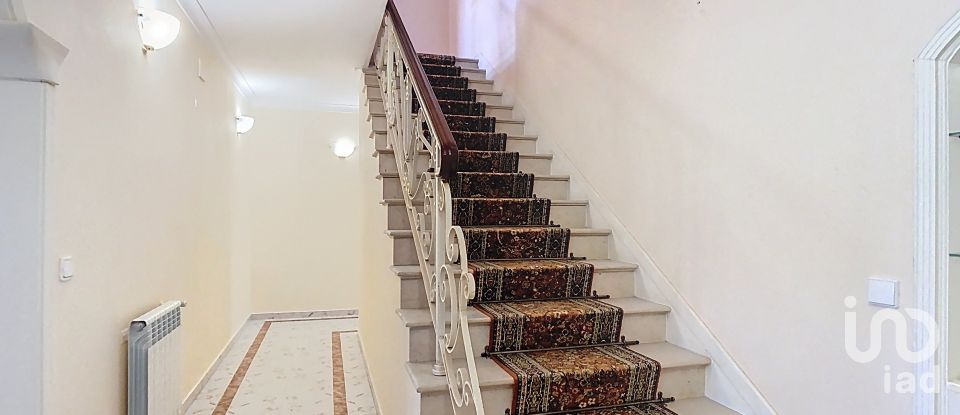 House T5 in Meirinhas of 640 m²