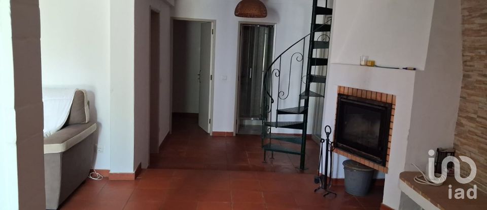 Moradia T2 em Sesimbra (Castelo) de 96 m²