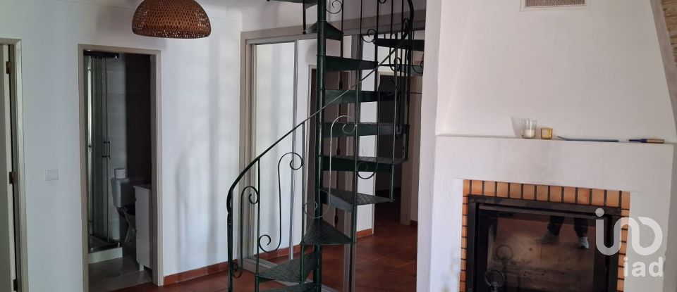 Moradia T2 em Sesimbra (Castelo) de 96 m²