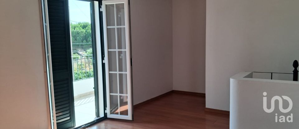 Moradia T2 em Sesimbra (Castelo) de 96 m²