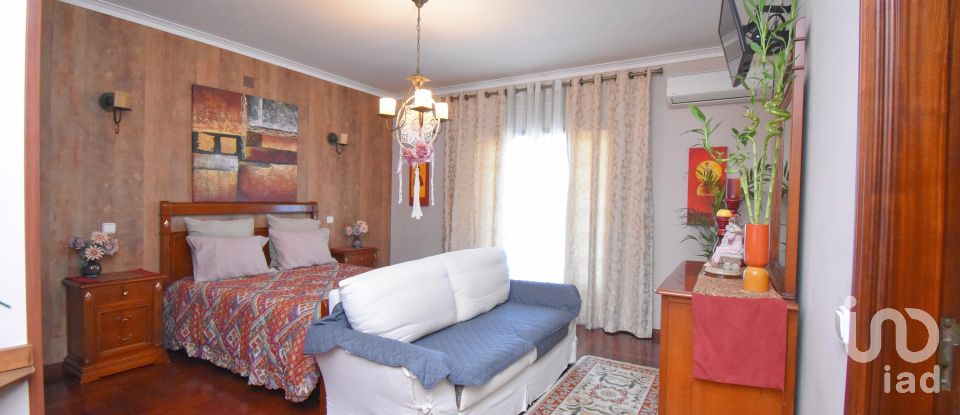 House T4 in Semide e Rio Vide of 420 m²