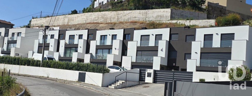 Maison T3 à Louredo de 271 m²