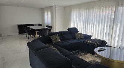 Maison T3 à Louredo de 271 m²